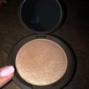 Becca Opal Highlighter